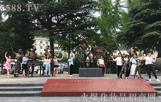 弘揚(yáng)紅色精神 弘揚(yáng)紅色精神