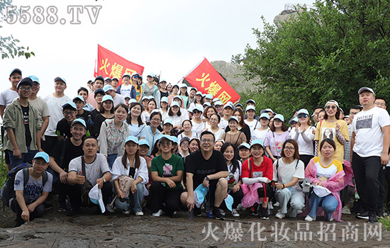 火爆七月信陽紅色之旅 火爆七月信陽紅色之旅