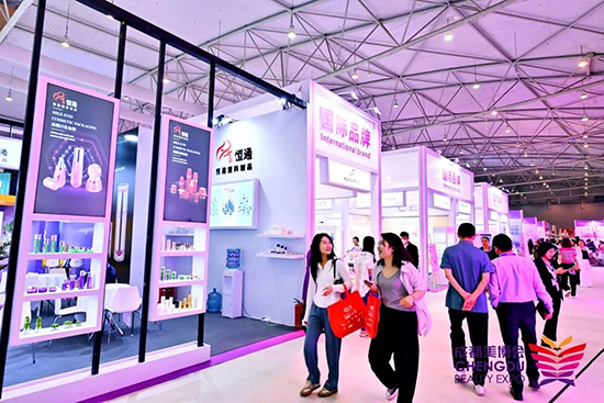 點(diǎn)燃破局與新生,成都美業(yè)博覽會引爆美業(yè) 點(diǎn)燃破局與新生,成都美業(yè)博覽會引爆美業(yè)