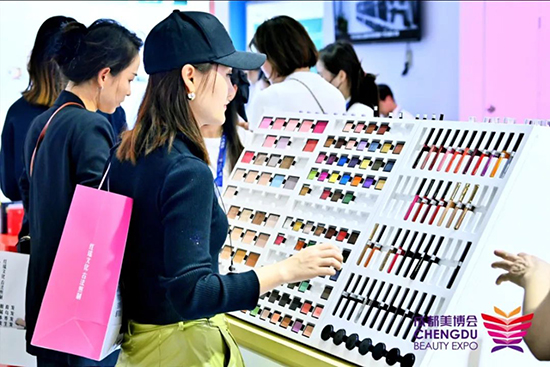 點(diǎn)燃破局與新生,成都美業(yè)博覽會引爆美業(yè) 點(diǎn)燃破局與新生,成都美業(yè)博覽會引爆美業(yè)